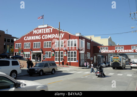 Cannery Row, Monterey in California, reso famoso dallo scrittore John Steinbeck. Ora una zona turistica. Foto Stock