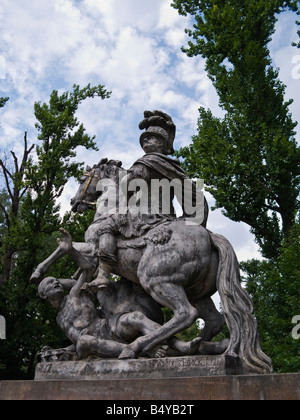Statua del Re Jan III Sobieski vicino Parco Lazienki Varsavia POLONIA Foto Stock