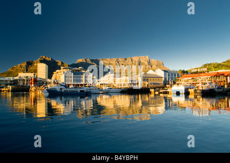 Waterfront, Table Mountain e Cape Town, Western Cape, Sud Africa Foto Stock