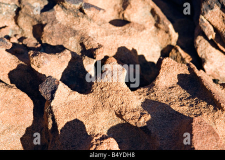 La montagna bruciata rock patterns in Damaraland Twyfelfontein Namibia Foto Stock