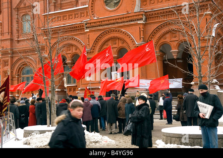 Un Pro Stalin in Unione Sovietica rally di fronte al museo storico statale, Manege Square, Mosca Foto Stock