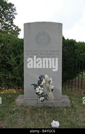 Lapide commemorativa nel piccolo cimitero di confederati in Appomattox Court House, Virginia, Stati Uniti. Foto Stock