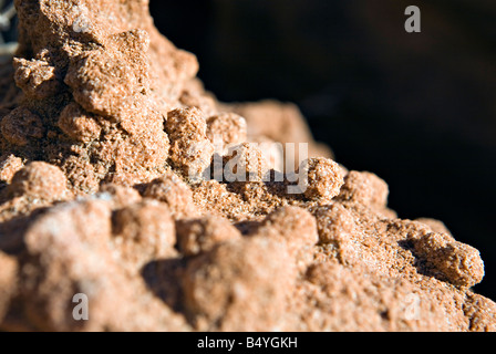 La montagna bruciata rock patterns in Damaraland Twyfelfontein Namibia Foto Stock