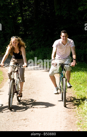 Amici della Bicicletta - Freunde auf dem Fahrrad Foto Stock