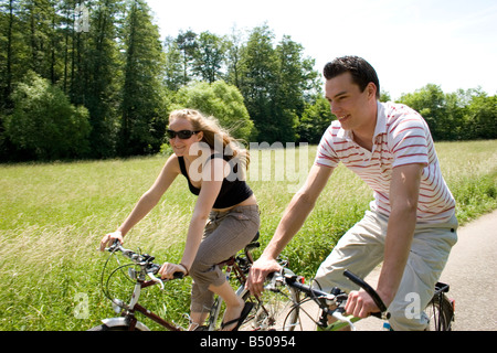 Amici della Bicicletta - Freunde auf dem Fahrrad Foto Stock