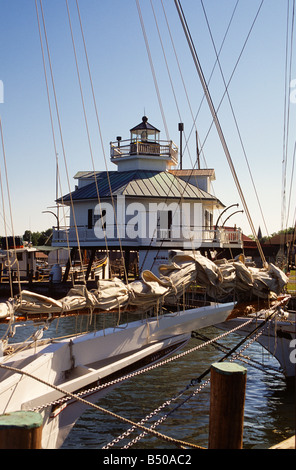 St Michaels Maryland Hoopers dritto Faro è uno dei tre sopravvissuti di Chesapeake Bay vite pila fari. Foto Stock