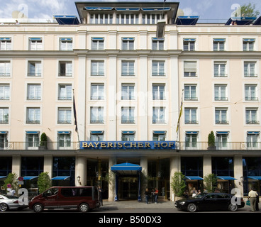 Geografia / viaggi, in Germania, in Baviera, Monaco di Baviera, gastronomia, Hotel Bayerischer Hof, vista esterna, Additional-Rights-Clearance-Info-Not-Available Foto Stock