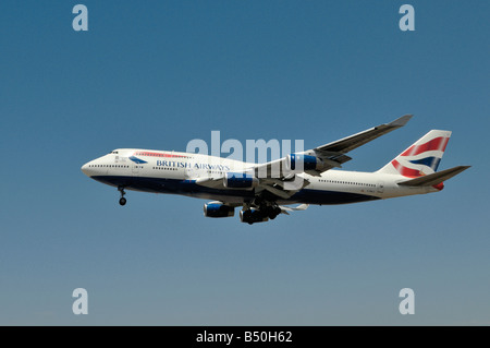 British Airways operati Boeing 747-400 attorno alla terra a LAX Foto Stock