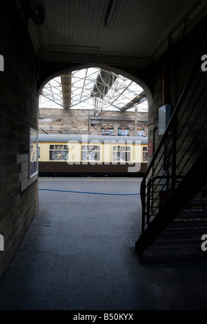 Vintage carrello ferroviario alla stazione di Carlisle, Carlisle, Inghilterra Foto Stock