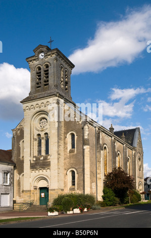 La Chiesa al St-Gervais-les-Trois-Clochers, Vienne, in Francia. Foto Stock