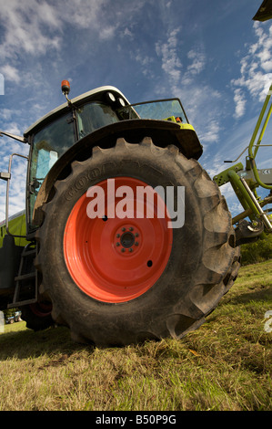 Claas Ares 697 ATZ ruota posteriore del trattore dettaglio Foto Stock
