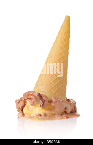 Gelato al cioccolato capovolto Foto Stock