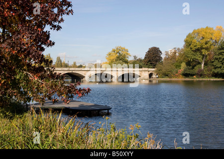 Diana principessa di Galles fontana commemorativa hyde park royal park Londra Inghilterra Regno unito Gb Foto Stock