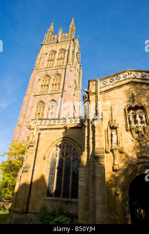 Il drammatico il campanile di Santa Maddalena la chiesa in Taunton. Foto Stock