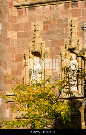 Sculture di santi nella parete di Santa Maddalena la chiesa. Taunton Foto Stock