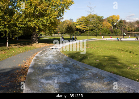 Diana principessa di Galles fontana commemorativa hyde park royal park Londra Inghilterra Regno unito Gb Foto Stock