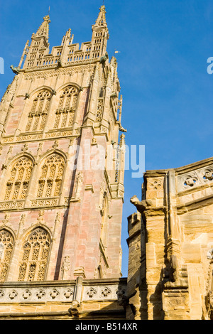 Il drammatico il campanile di Santa Maddalena la chiesa in Taunton. Foto Stock