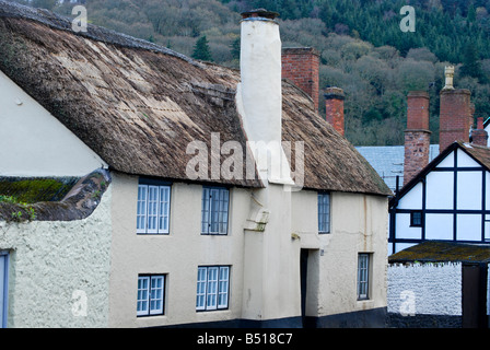 Tradizionale cottage con tetto in paglia in Dunster Foto Stock