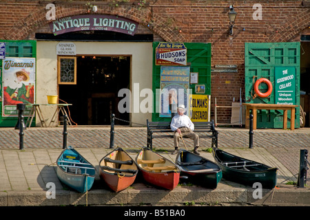 Convertito magazzini sulla banchina di Exeter Devon Westcountry Inghilterra 0947 SCO Foto Stock