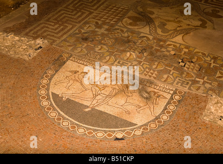 Mosaico nella sala di accoglienza della casa Lullingstone Roman Villa Kent England Regno Unito Foto Stock