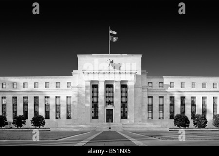 La Fed, US Federal Reserve Bank, Washington DC, Stati Uniti d'America. Ingresso principale su Constitution Avenue sul National Mall. - Bhz Foto Stock