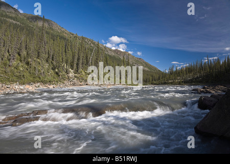 Rapids, pennacchio del cofano sul fiume Yukon, Canada Foto Stock