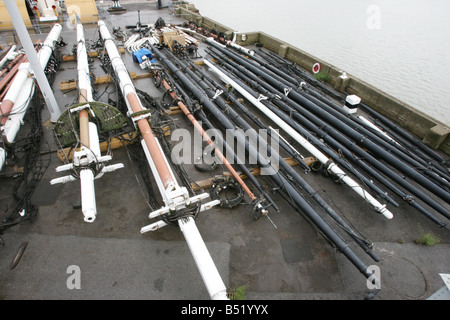 21 05 07 CUTTY SARK DECK montanti di hardware i longheroni ancore e coperta ospita NEL DEPOSITO SICURO A CHATHAM DOCKYARD NEL KENT FOTO PHIL HARRIS Specchio specchio NEWS NEWS Foto Stock