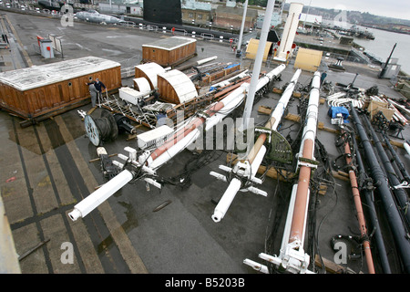 21 05 07 CUTTY SARK DECK montanti di hardware i longheroni ancore e coperta ospita NEL DEPOSITO SICURO A CHATHAM DOCKYARD NEL KENT FOTO PHIL HARRIS Specchio specchio NEWS NEWS Foto Stock