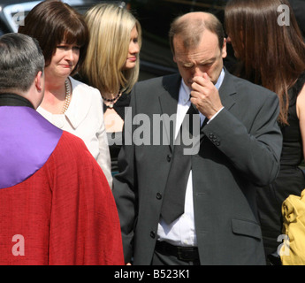 COVENTRY-26 apr. 07 -- BILL HAWKER E SUA MOGLIE JLIA ai funerali dei loro DUAGHTER LINDSAY ANNE HAWKER oggi lei era TE Foto Stock