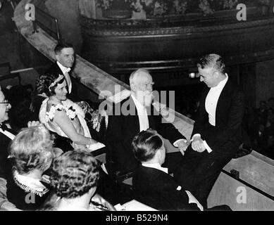 Charlie Chaplin Feb 1931 visto qui con George Bernard Shaw e Lady Nancy Astor al Dominion Theatre di Londra per il premier Foto Stock