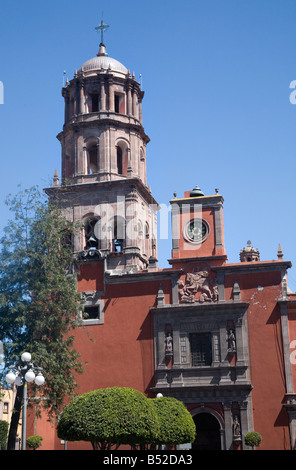 Templo de la chiesa di San Francisco Queretaro Messico da Plaza Foto Stock