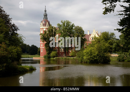 Bad Muskau, Landschaftspark (Parco Muzakowski), Neues Schloß Foto Stock