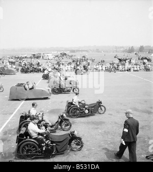 Triciclo non valido Assoiation. rally, Hendon. Luglio 1952 C3431 Foto Stock