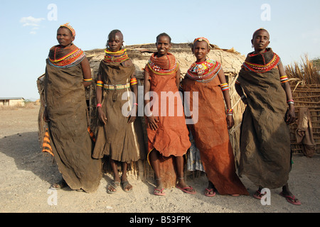 El molo tribù donne Foto Stock