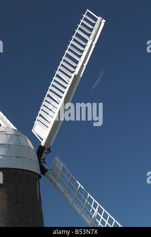 Wilton Windmill Sails, Great Bedwyn, Wiltshire, Inghilterra, Regno Unito Foto Stock