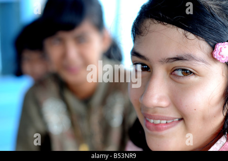 I bambini su belakang padang isole Riau indonesia Foto Stock