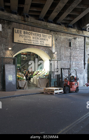Ingresso alla moda di Borough Market, London Bridge Foto Stock