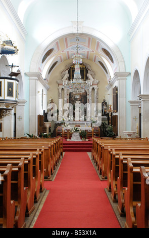 Interno della chiesa dell'Annunciazione di Maria a Supetar sull'isola di Brac Dalmazia Croazia Foto Stock