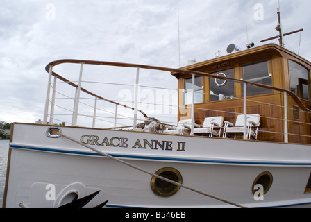 Yacht di lusso grazia Anne II Lago dei boschi Foto Stock