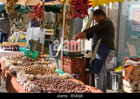 Mercato a Vic Fezensac - Sud della Francia Foto Stock