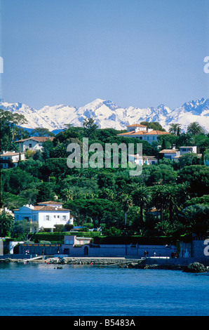 Il Mercantour nevicato mountain dal francese sulla Costa Azzurra Foto Stock