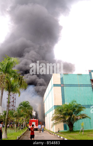 Fire in my Mart mall Batam centro batam isole Riau indonesia Foto Stock