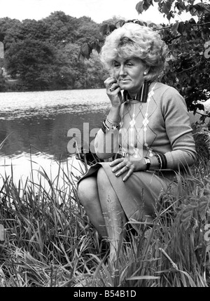 Margaret Atkinson, moglie di Ron Atkinson, seduto da Riverside. Giugno 1984 P017046 Foto Stock