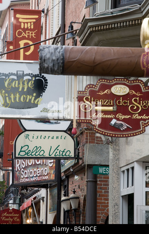 Hanover Street centro di cultura italiana nel North End di Boston Massachusetts Foto Stock