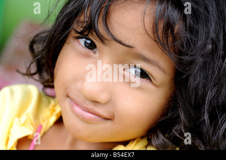 La ragazza di belakang padang isole Riau indonesia Foto Stock