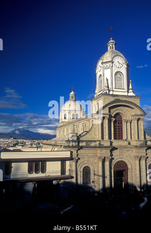 La Chiesa di San Antonio, Iglesia de San Antonio, città di Riobamba, Riobamba, Provincia del Chimborazo, Ecuador, Sud America Foto Stock