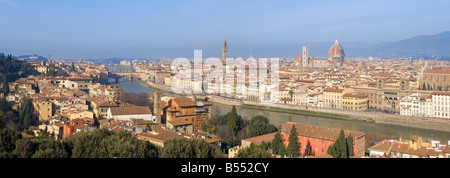 A 2 foto maglia paesaggio panoramico vista di Firenze in una giornata di sole. Foto Stock