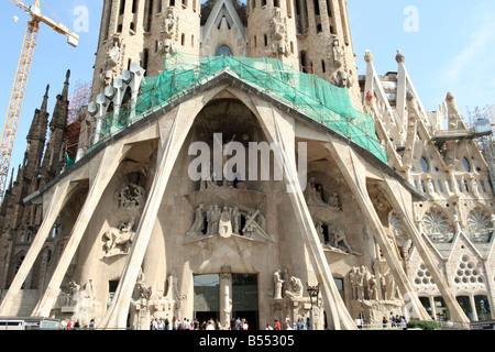 La Sagrada Familia - facciata della Passione (il Tempio Expiatori de la Sagrada Família) [Barcellona, in Catalogna, Spagna, Europa]. . Foto Stock