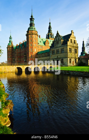 Frederiksborg Slot a castello reale in Hillerød vicino a Copenaghen a Copenaghen in Danimarca Foto Stock