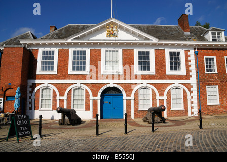 Exeter Devon, Inghilterra, Regno Unito. Il Custom House sul Quay. Foto Stock